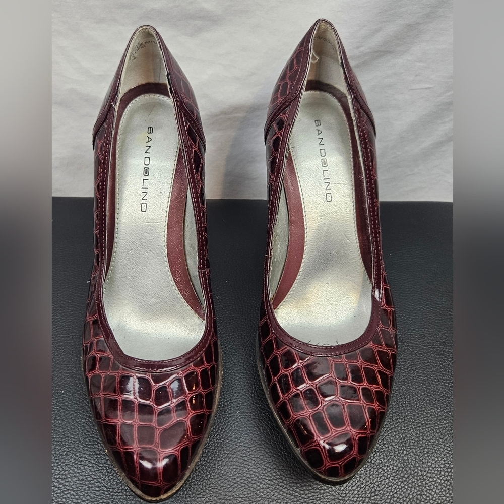 Bandolino Women's Red Red Reptile Pumps Sz 7M‎ Sexy Feminine Holiday Cocktail